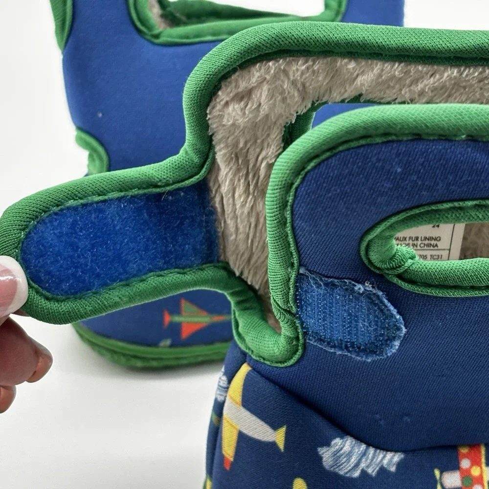 Bogs Baby Toddler Boots Size 8‎  Boys Waterproof Winter Snow Airplanes Rain